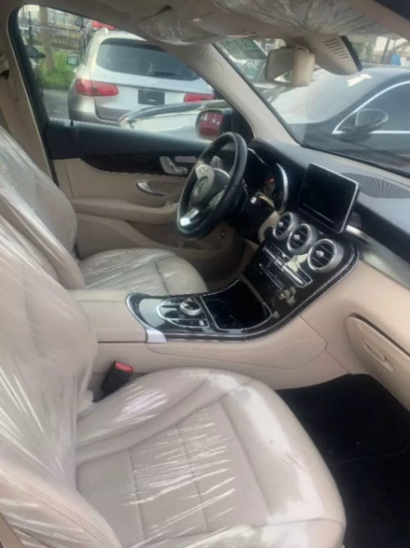 Mercedes-Benz GLC 300   - 2018