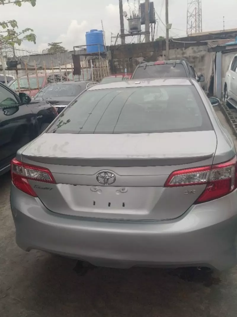 Toyota Camry   - 2012