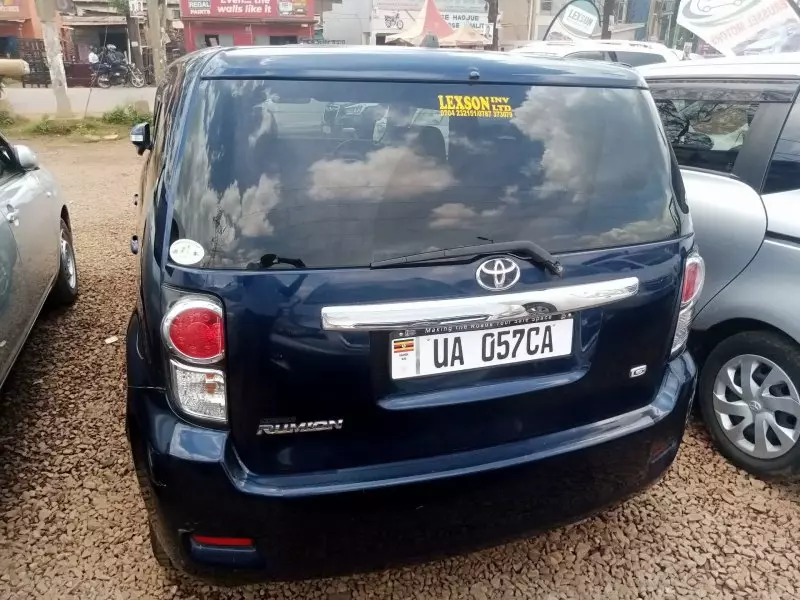 Toyota Rumion   - 2011