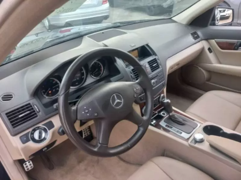 Mercedes-Benz C 300   - 2011