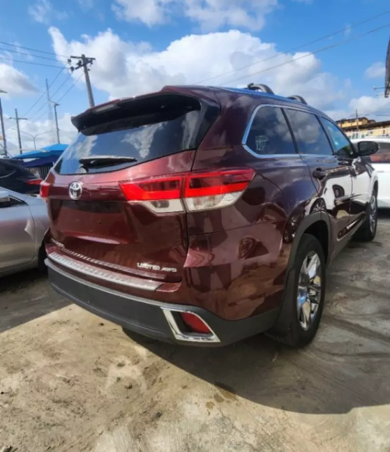 Toyota Highlander   - 2018