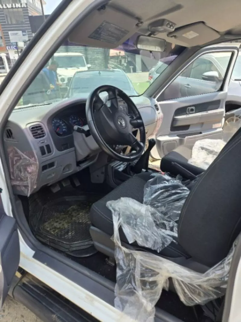 Nissan NP 300   - 2020