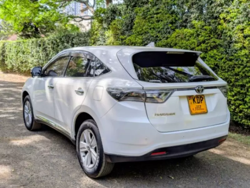 Toyota Harrier   - 2016