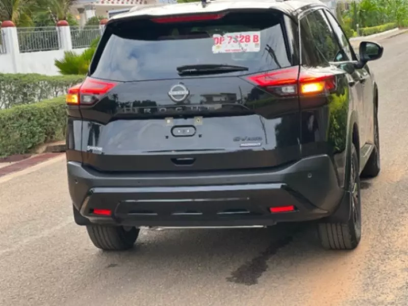 Nissan Rogue   - 2023