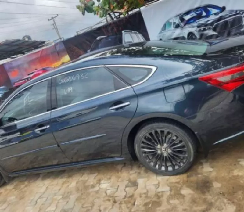 TOYOTA Avalon - 2016