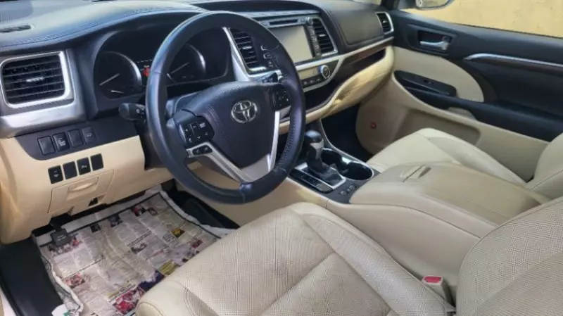 Toyota Highlander   - 2015