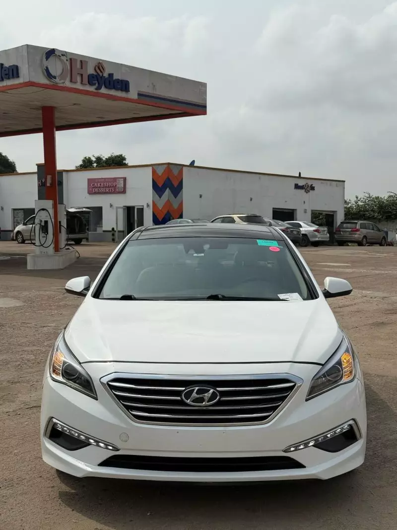 Hyundai Sonata   - 2015