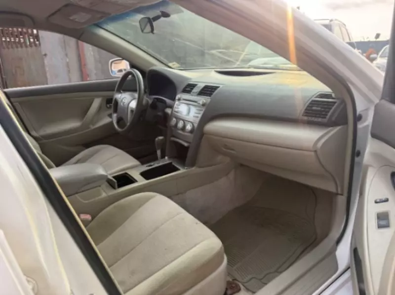 TOYOTA Camry   - 2010