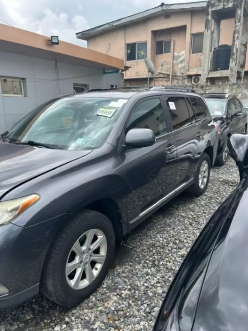 Toyota Highlander - 2011