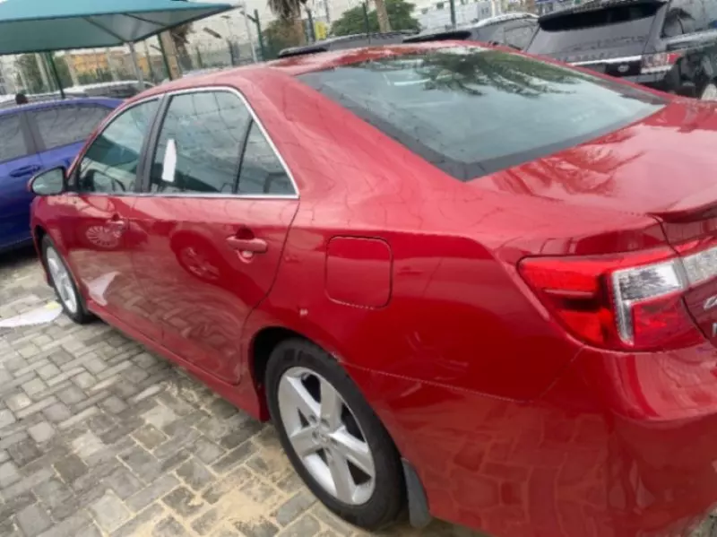 Toyota Camry   - 2013