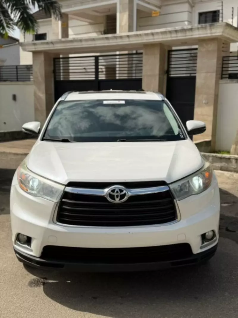 Toyota Highlander   - 2015