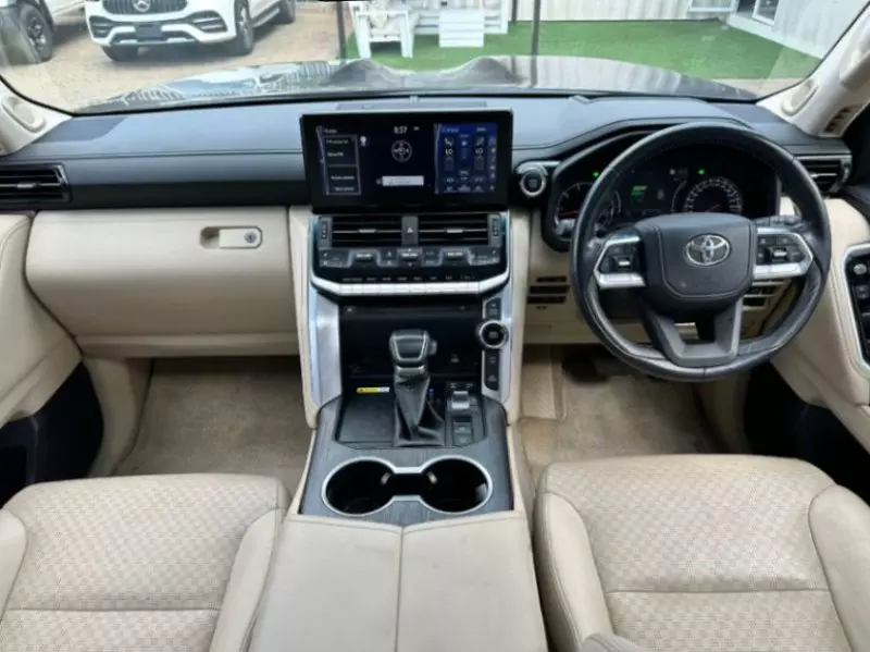 Toyota Landcruiser Sahara   - 2021