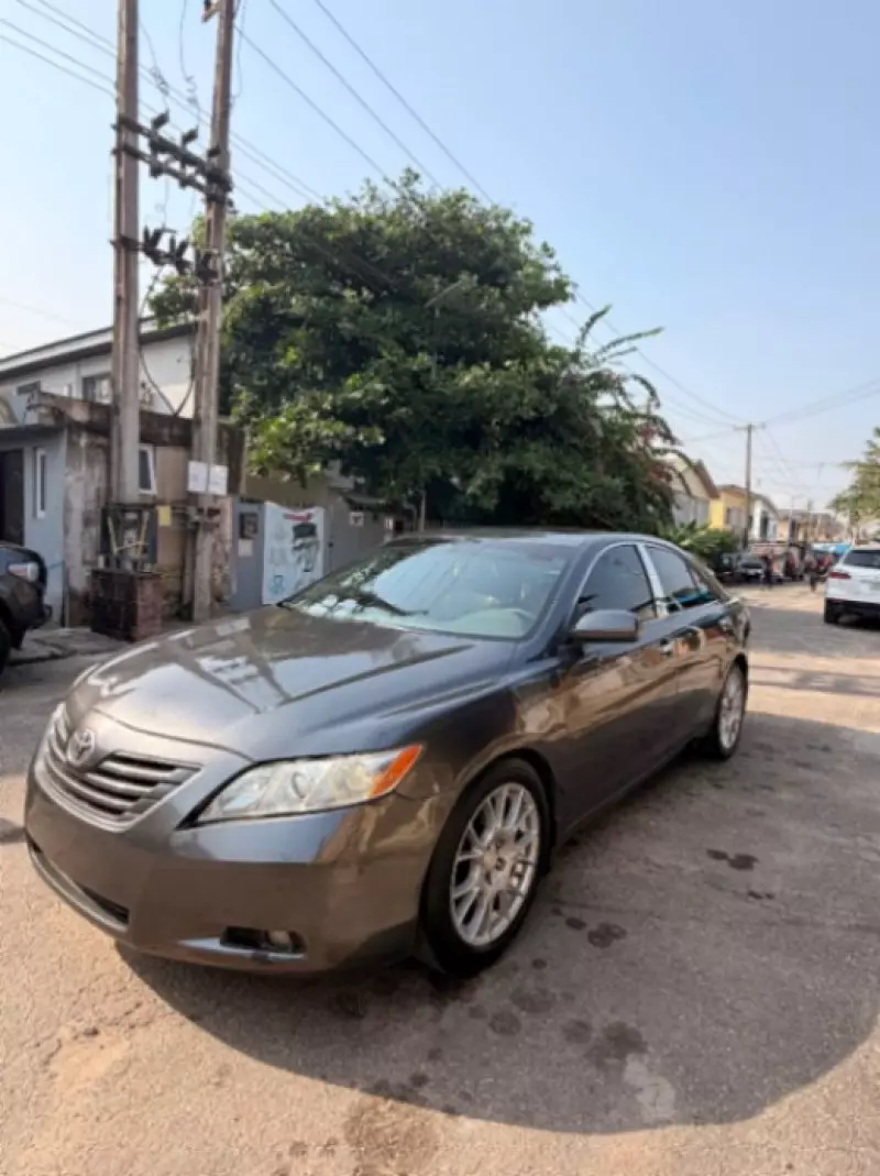 Toyota Camry   - 2012