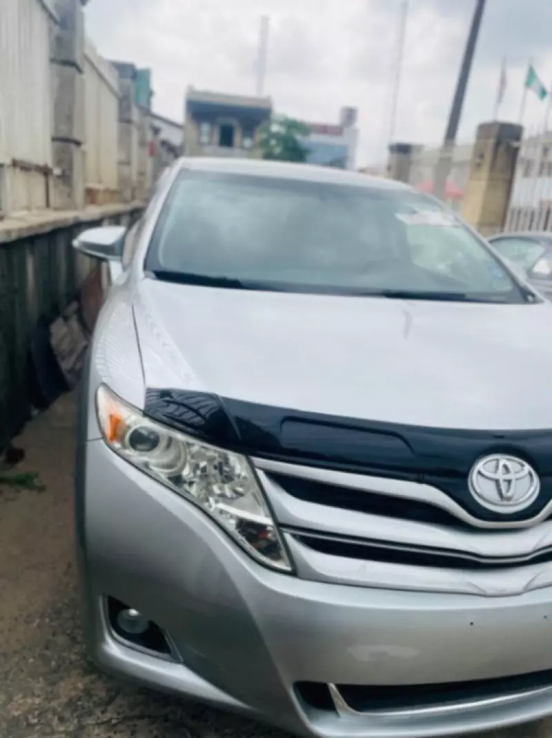 Toyota Venza   - 2015