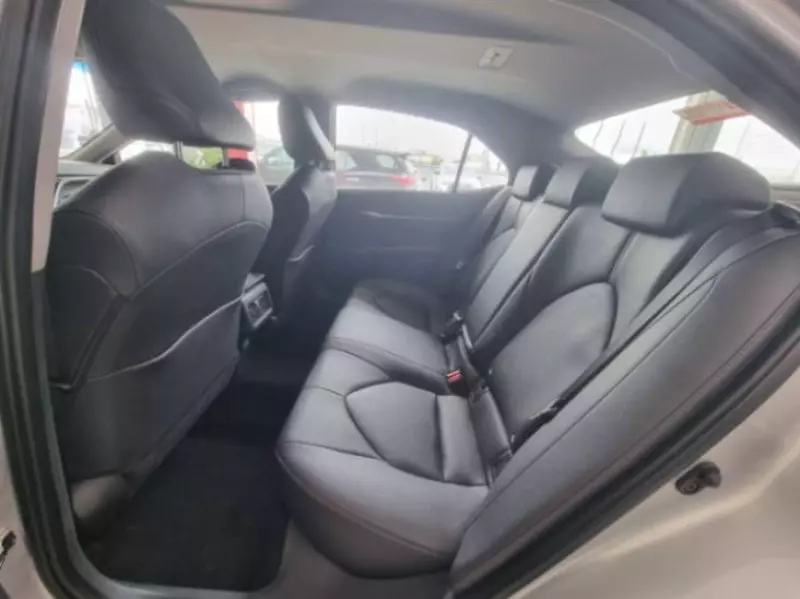 Toyota Camry   - 2025
