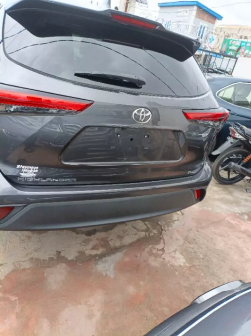 Toyota Highlander   - 2009