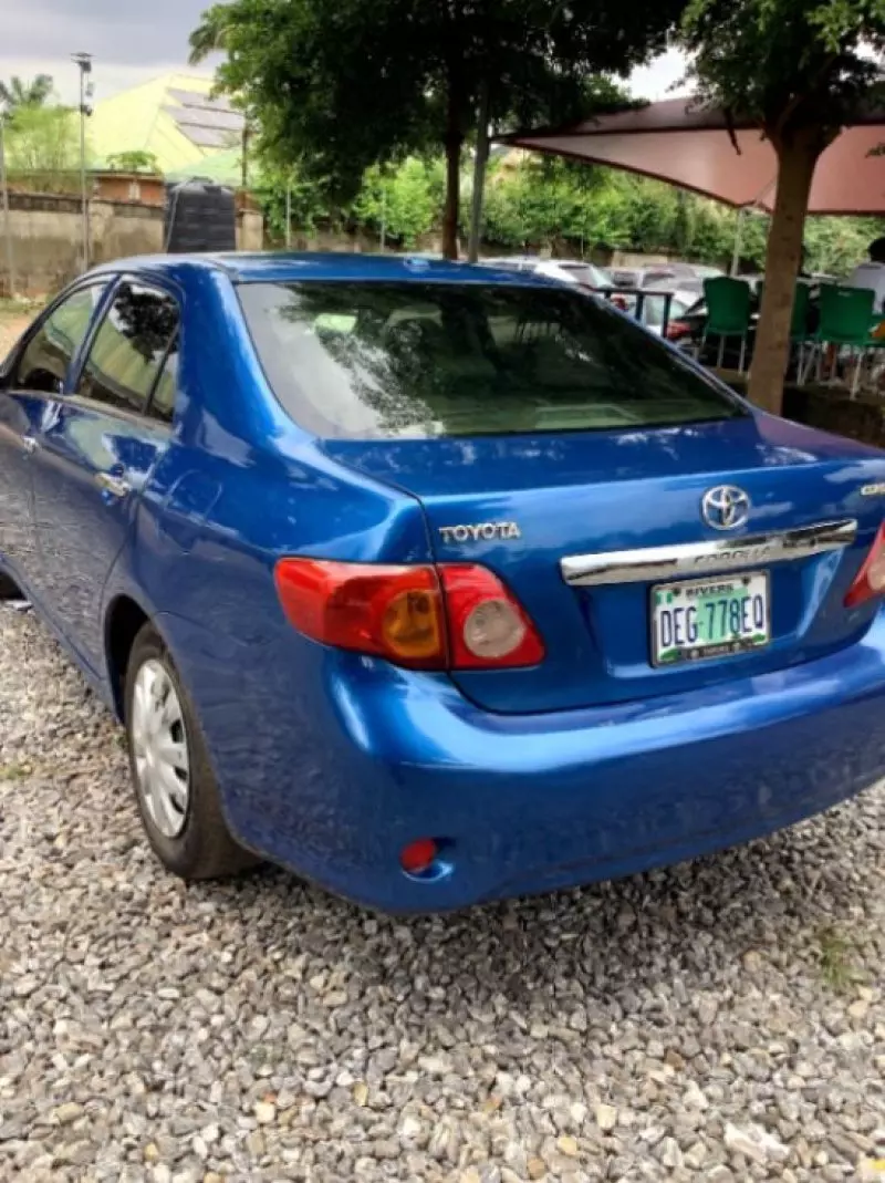 TOYOTA Corolla   - 2010