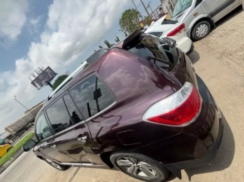 Toyota Highlander   - 2012