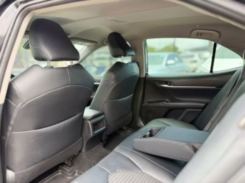 Toyota Camry   - 2018
