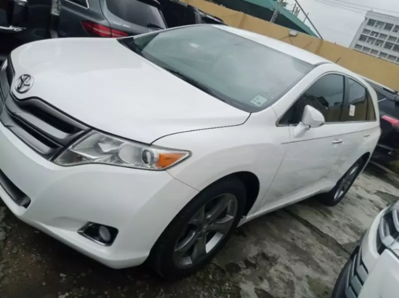 Toyota Venza   - 2014