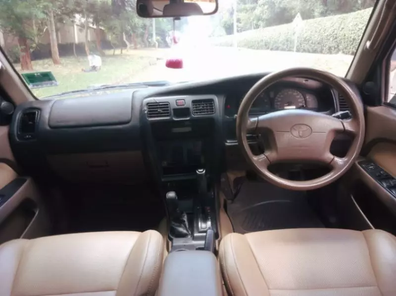 TOYOTA Hilux Surf    - 2001