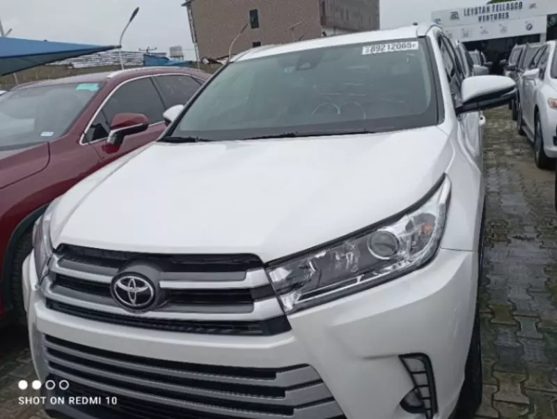 Toyota Highlander   - 2017