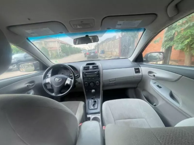 Toyota Corolla   - 2012
