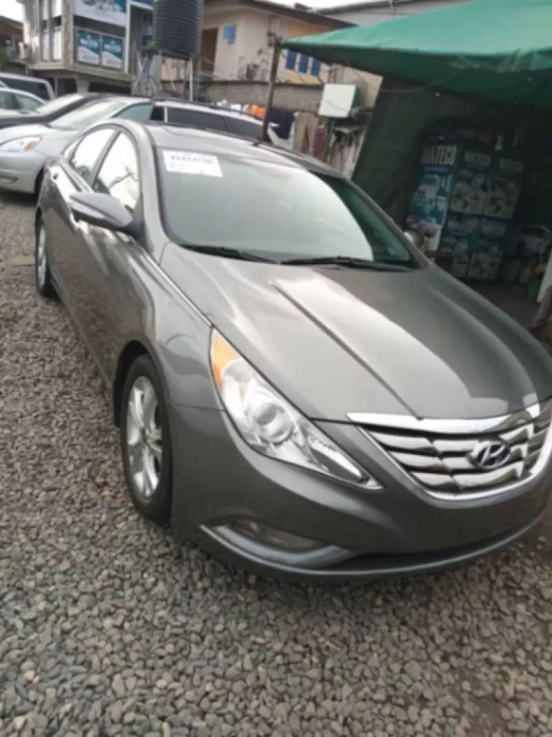 Hyundai Sonata   - 2013