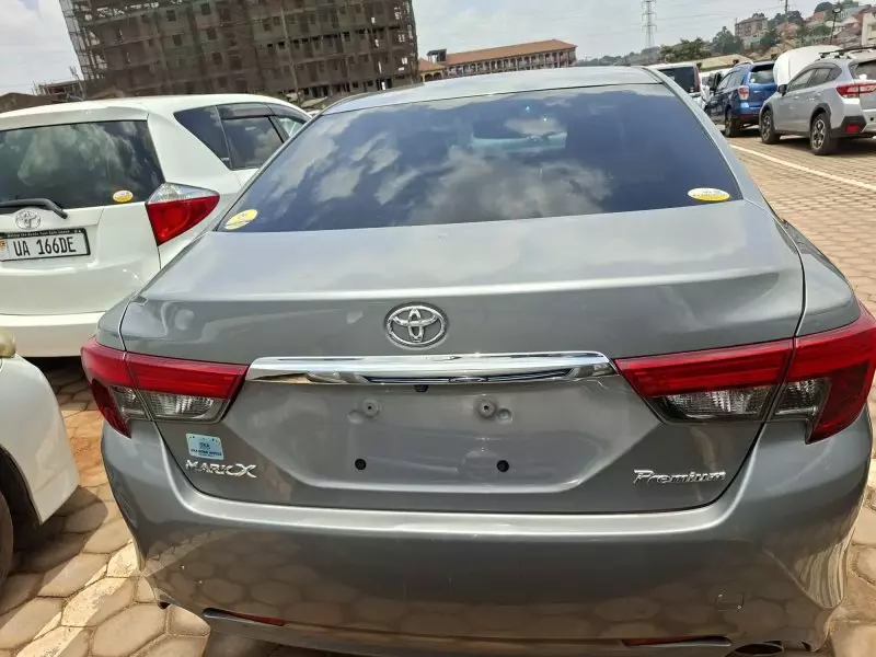 Toyota Mark X   - 2012