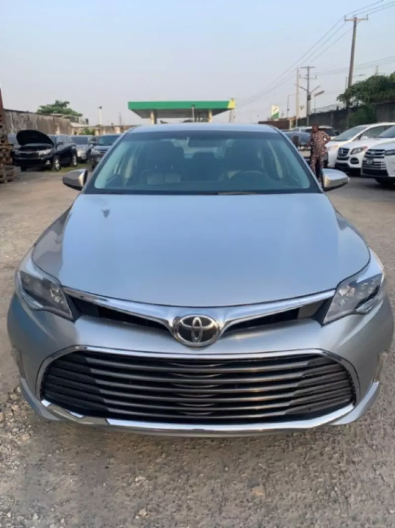 Toyota Avalon   - 2016