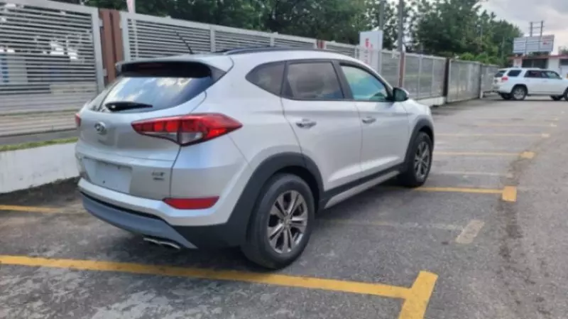 Hyundai Tucson   - 2017