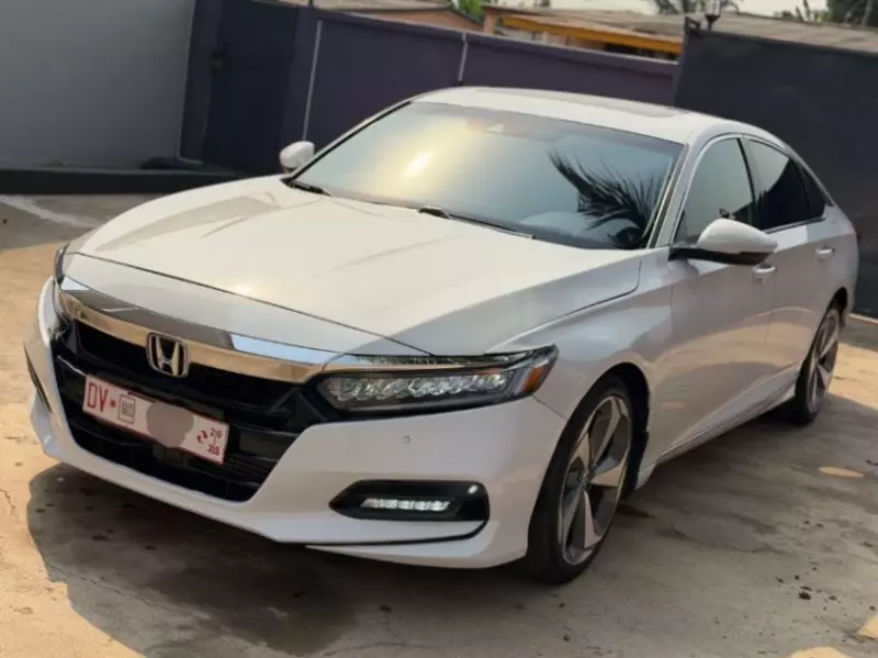 Honda Accord   - 2019