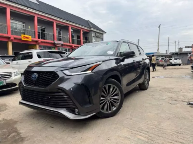 TOYOTA Highlander   - 2021