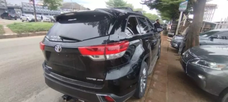 Toyota Highlander   - 2017