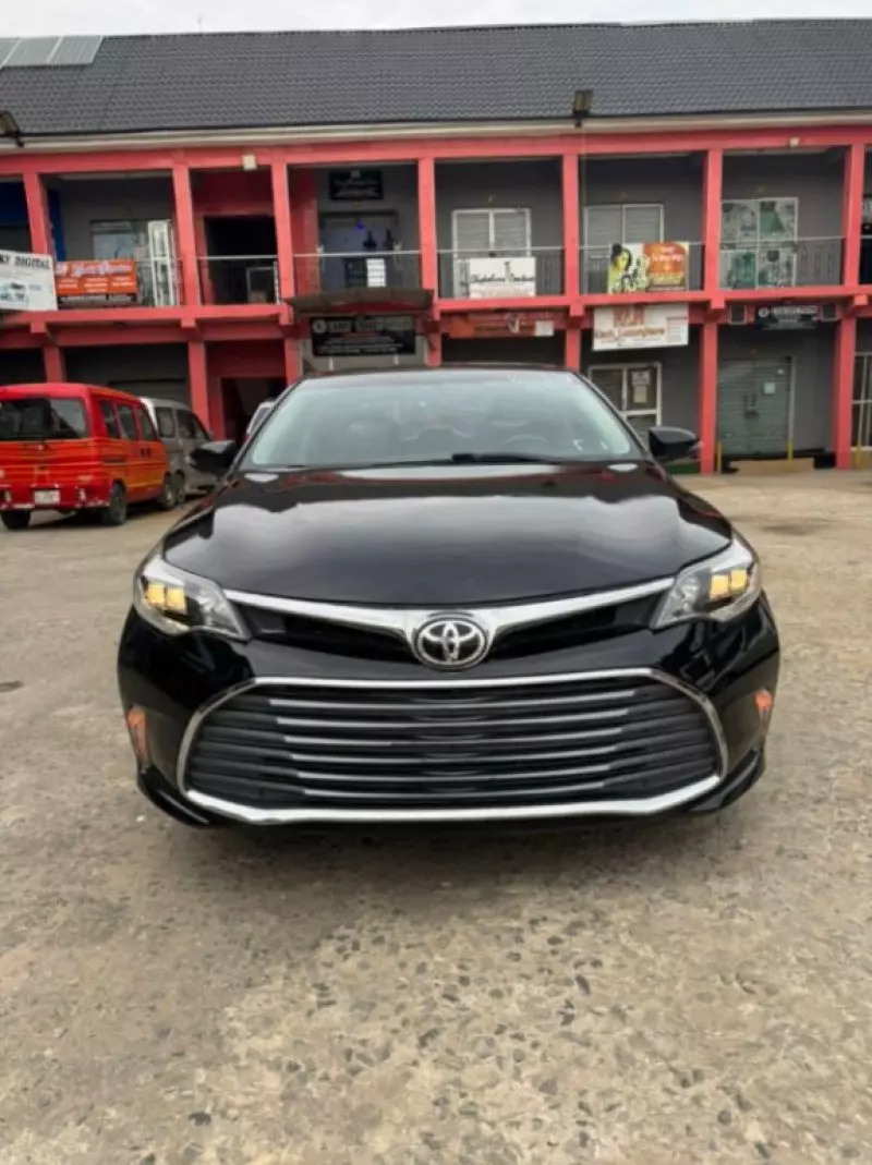 Toyota Avalon   - 2014