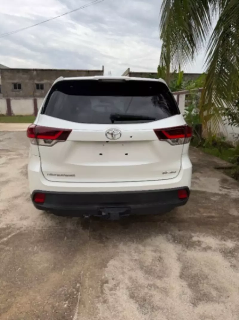 TOYOTA Highlander   - 2019