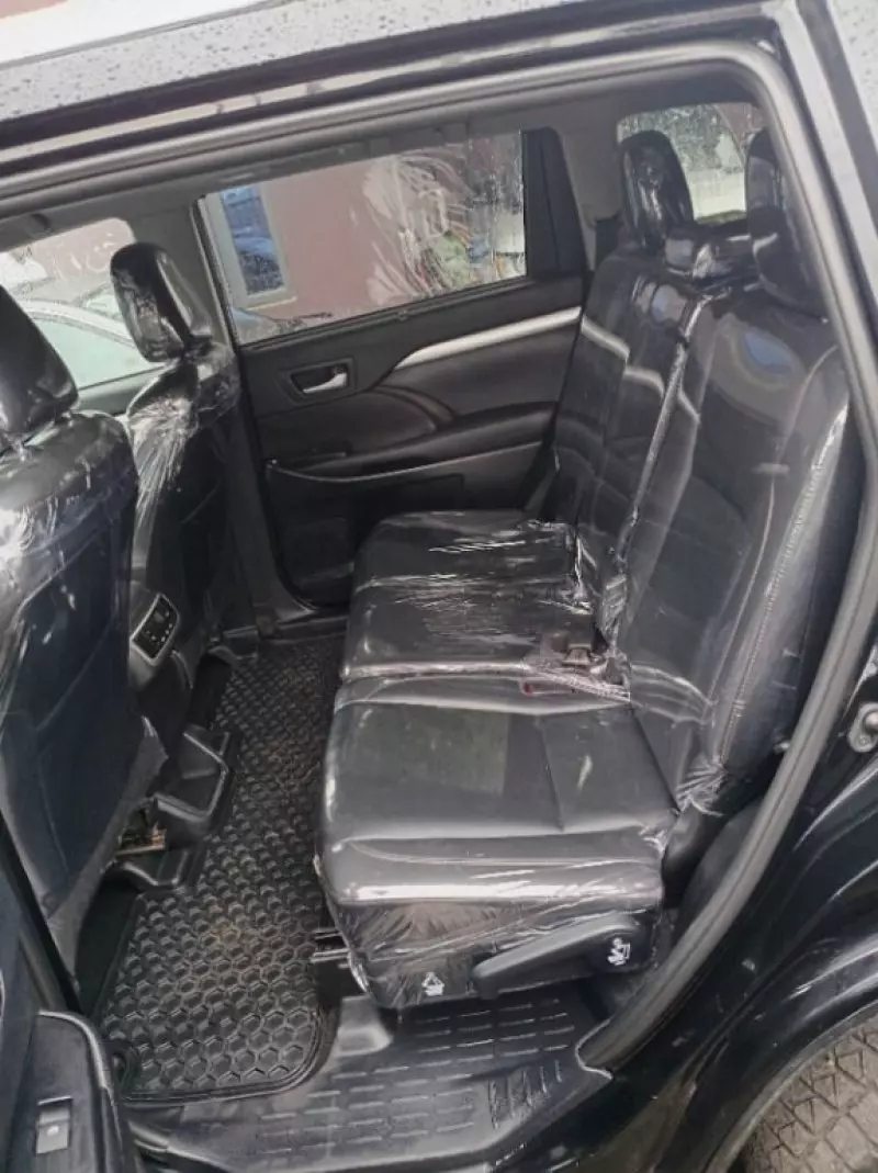 Toyota Highlander   - 2019