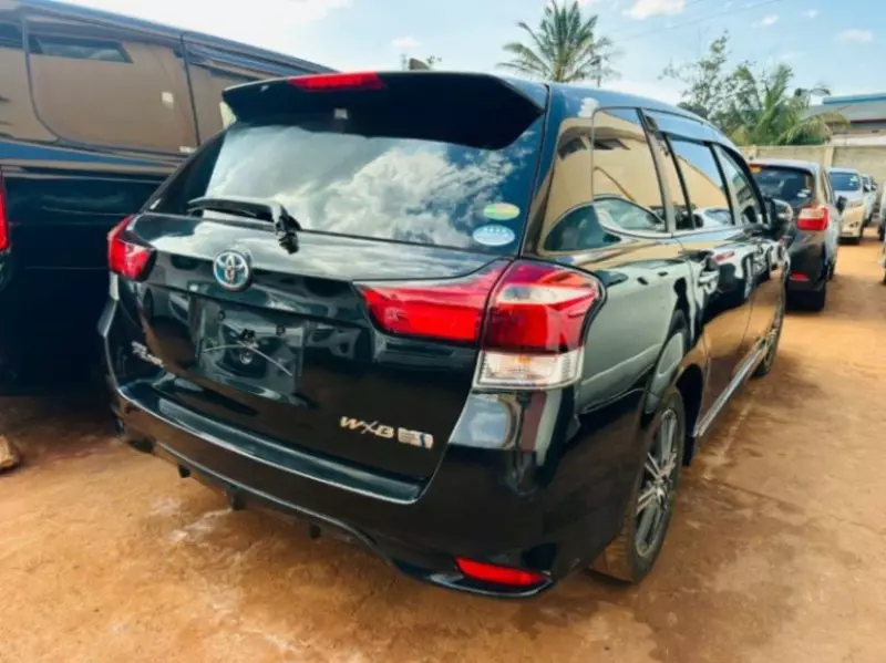 TOYOTA Fielder hybrid    - 2016