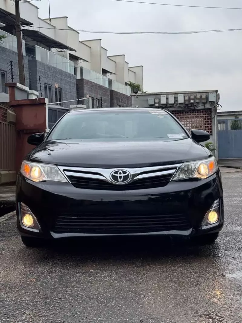 Toyota Camry   - 2012
