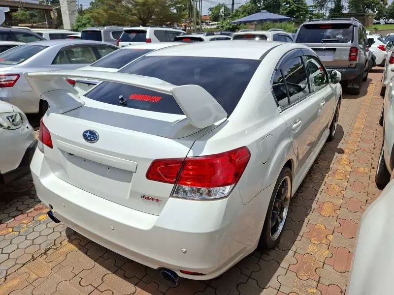 Subaru Legacy   - 2012