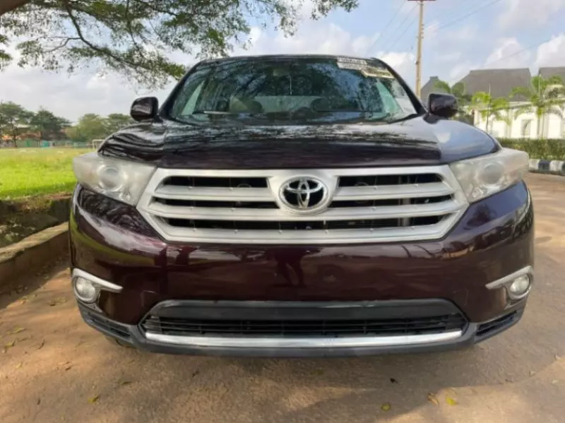 Toyota Highlander   - 2011