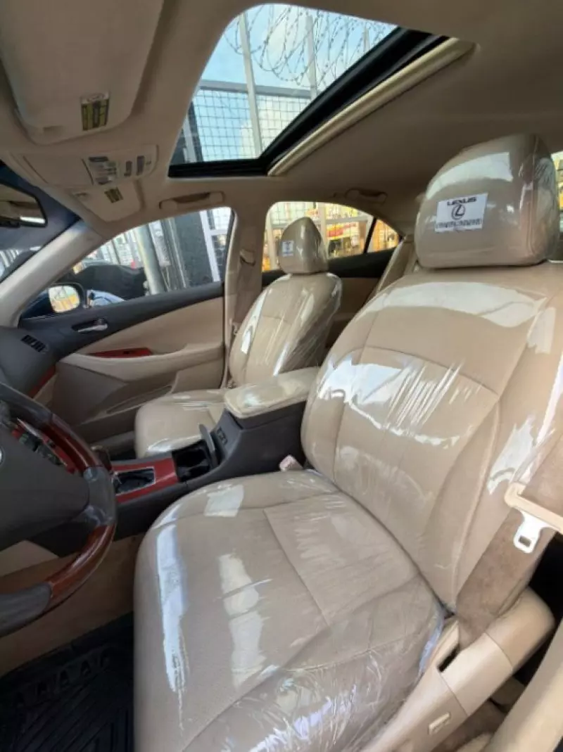 Lexus ES   - 2011