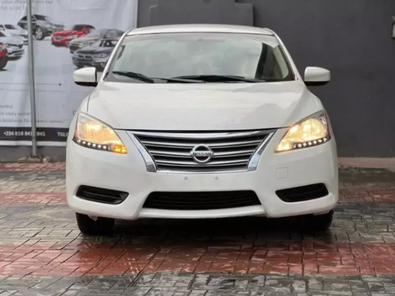 Nissan Sentra   - 2013