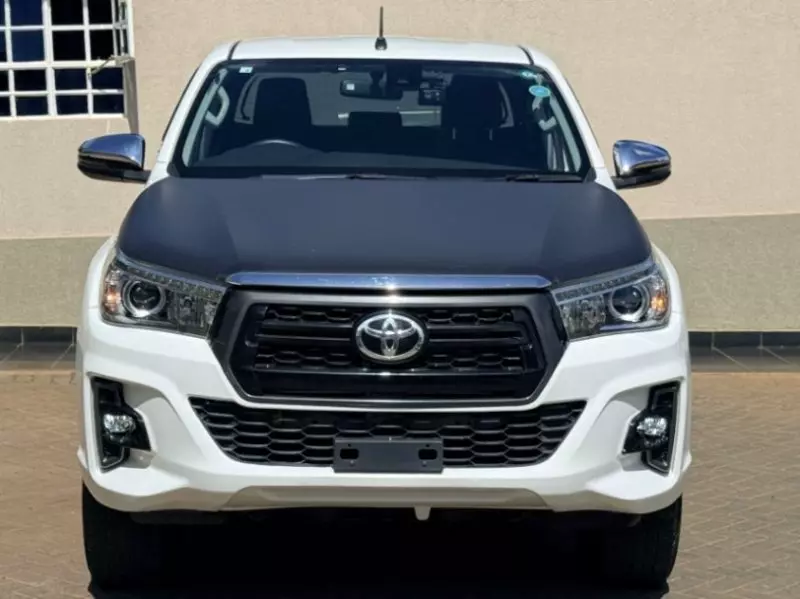 Toyota Hilux   - 2019