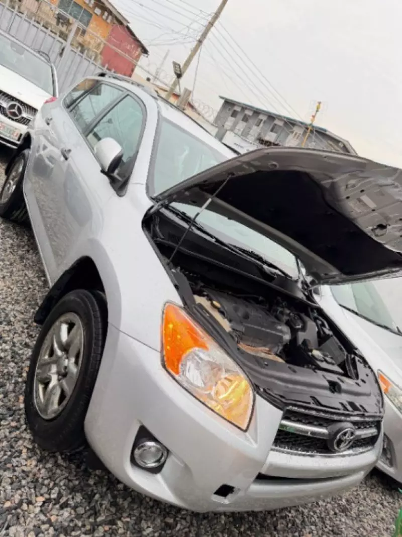 TOYOTA RAV 4   - 2011