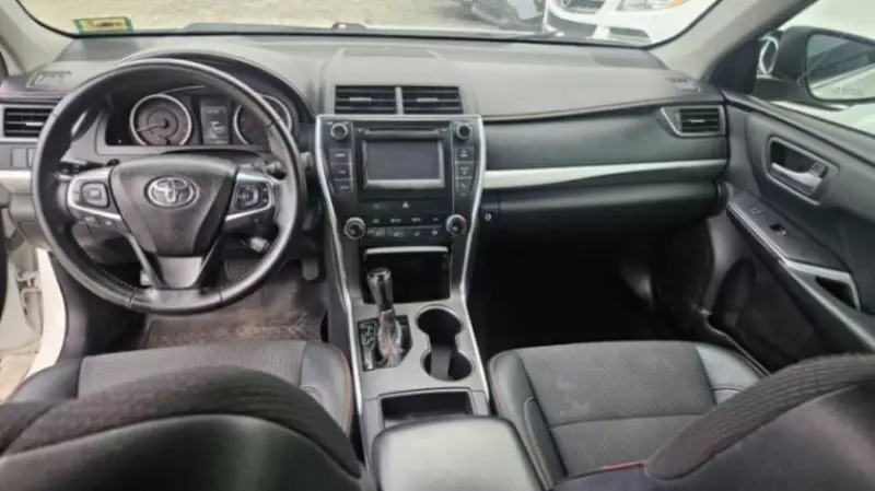 Toyota Camry   - 2014