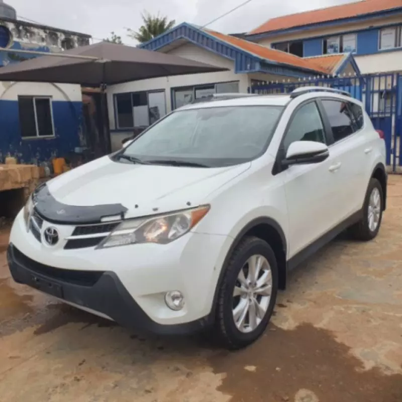 Toyota RAV 4   - 2015
