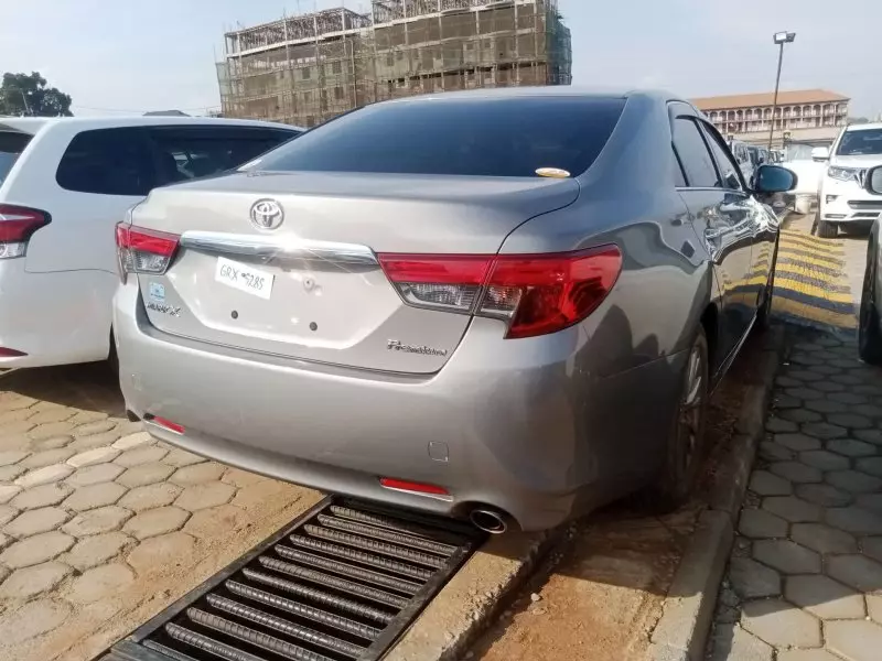 Toyota Mark X   - 2012