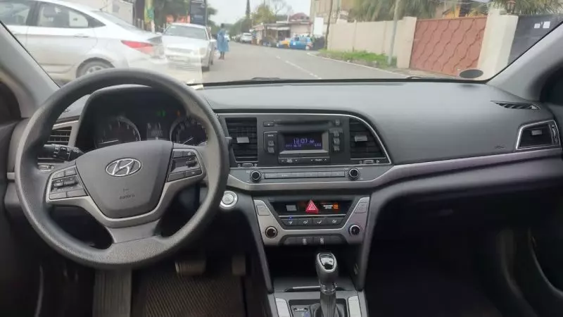 Hyundai Avante   - 2018