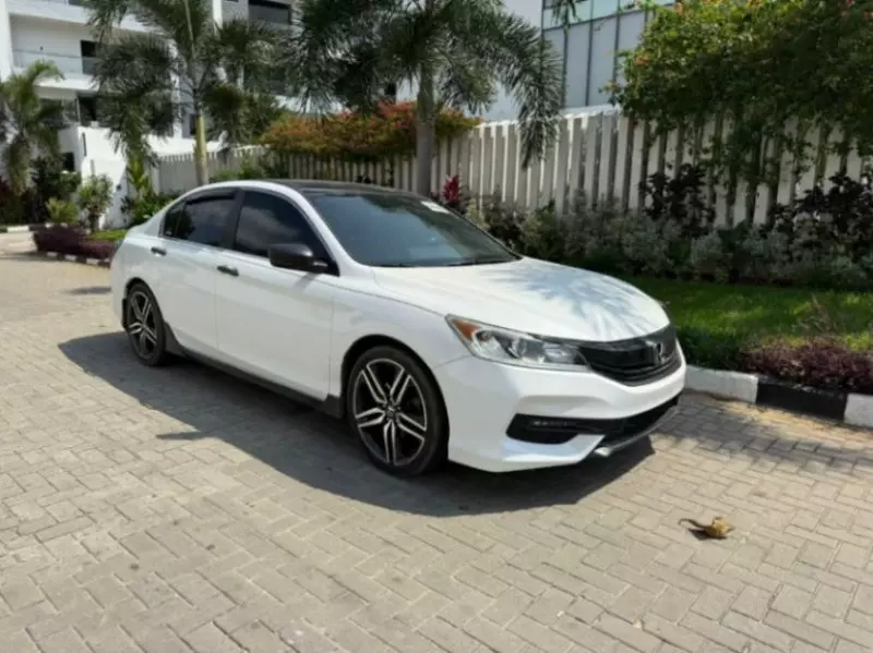 Honda Accord   - 2016